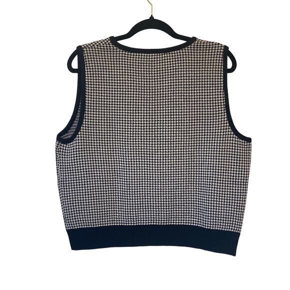 St. John Black and White Houndstooth Sweater Vest - Picture 5 of 10